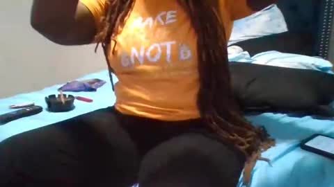 Snapshot of gotcake713 chatting on November 25, 2025, 12:10 am Sue Goddess online show from November 25, 2025, 12:10 am