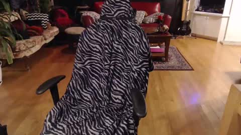 Snapshot of gothstripper chatting on February 7, 2025, 1:47 am Hezra online show from February 7, 2025, 1:47 am