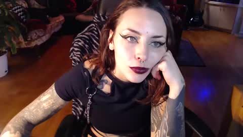 Snapshot of gothstripper chatting on February 8, 2025, 9:25 pm Hezra online show from February 8, 2025, 9:25 pm