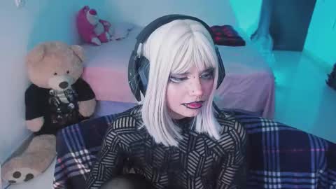 Snapshot of gothvampiredoll chatting on October 1, 2025, 8:59 pm Isa online show from October 1, 2025, 8:59 pm