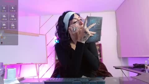 Meredith Alessandra online show from March 10, 2025, 7:42 am