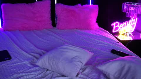 Grace online show from February 3, 2025, 3:20 am