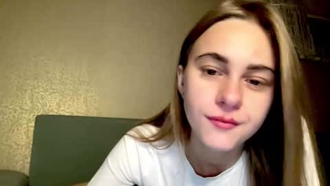 gracetorrezz online show from November 4, 2025, 4:28 pm