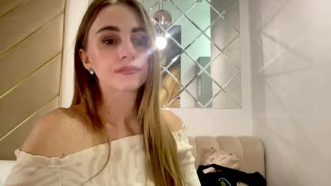 gracetorrezz online show from November 11, 2025, 11:54 am
