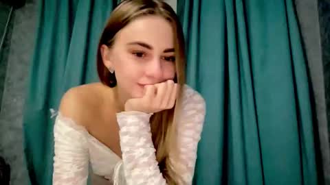 gracetorrezz online show from November 13, 2025, 4:28 pm