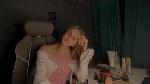 gracetorrezz online show from November 25, 2025, 5:02 pm