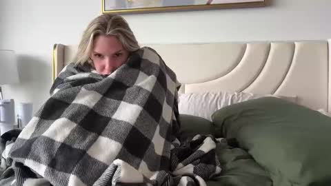 Gracie Mae online show from November 25, 2025, 3:12 pm