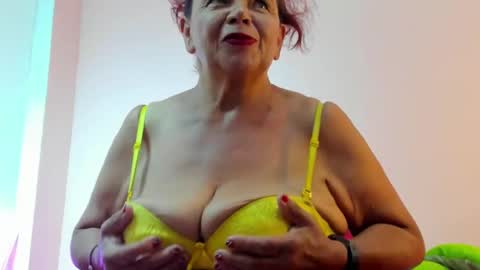 Snapshot of grandmother_milf chatting on January 9, 2025, 1:39 am Mi Name is violeta  online show from January 9, 2025, 1:39 am