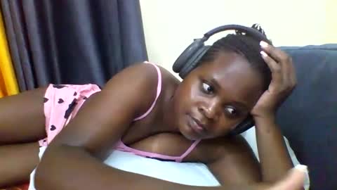 Snapshot of grannylover_ chatting on December 3, 2025, 6:28 pm grannylover_ online show from December 3, 2025, 6:28 pm