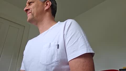 Snapshot of grattitude chatting on November 9, 2025, 10:52 pm grattitude online show from November 9, 2025, 10:52 pm