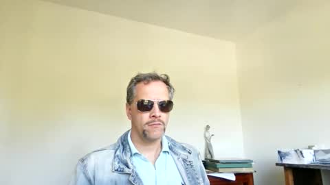 Snapshot of grattitude chatting on November 23, 2025, 10:31 pm grattitude online show from November 23, 2025, 10:31 pm