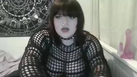 Grave4ngelz online show from December 15, 2025, 10:03 pm