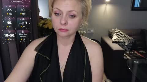 Snapshot of gray_swann chatting on February 18, 2025, 10:38 am Ray online show from February 18, 2025, 10:38 am