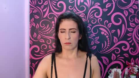 Isabella online show from May 11, 2026, 11:38 am
