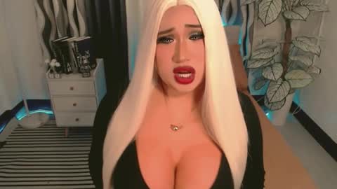 PAULATHEONE online show from November 4, 2025, 6:01 am