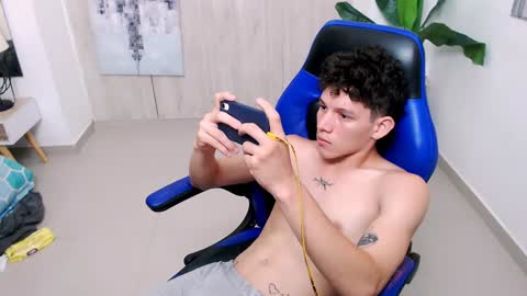 grecia_millercol online show from January 5, 2025, 8:11 am