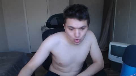 greendynomite_04 online show from June 14, 2026, 11:29 pm