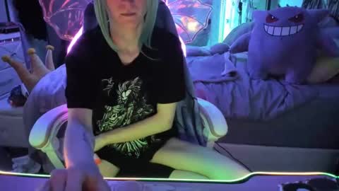 GreenEyedLovexo online show from November 2, 2025, 5:10 am