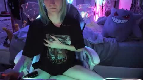 GreenEyedLovexo online show from November 7, 2025, 5:51 am