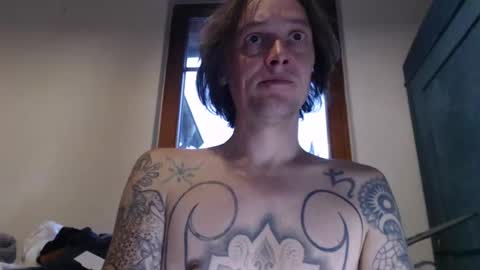 Greenmoon online show from November 2, 2025, 3:03 pm