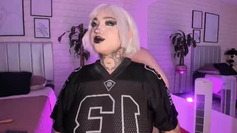 Snapshot of greennbella chatting on November 20, 2025, 7:13 pm online show from November 20, 2025, 7:13 pm