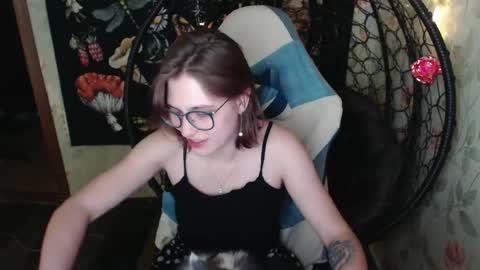 Lina online show from May 21, 2026, 11:50 am