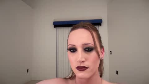 SexQueen Nikki online show from September 15, 2025, 2:22 am