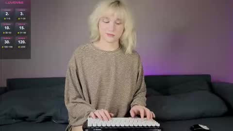 Greg-independent model online show from November 13, 2025, 10:08 pm