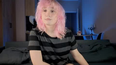 Greg-independent model online show from April 7, 2026, 8:53 pm