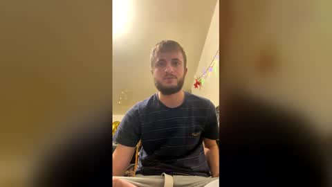 Snapshot of grek32x chatting on December 15, 2025, 7:51 pm Grek32X online show from December 15, 2025, 7:51 pm