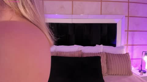 Greta Velvet  online show from February 4, 2026, 7:42 pm