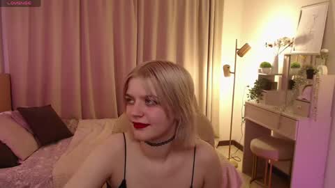 Snapshot of gretchen_mol chatting on June 4, 2026, 7:36 am gretchen_mol online show from June 4, 2026, 7:36 am