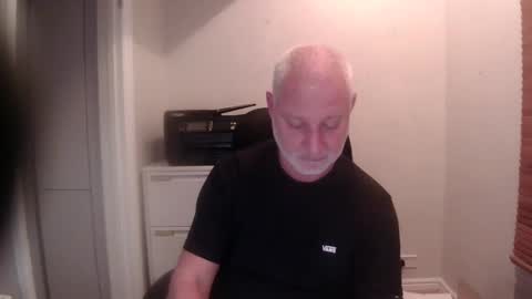 greyfox_6000 online show from December 9, 2024, 7:39 pm