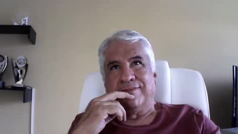 Snapshot of grisa01 chatting on April 2, 2026, 2:15 pm grisa01 online show from April 2, 2026, 2:15 pm