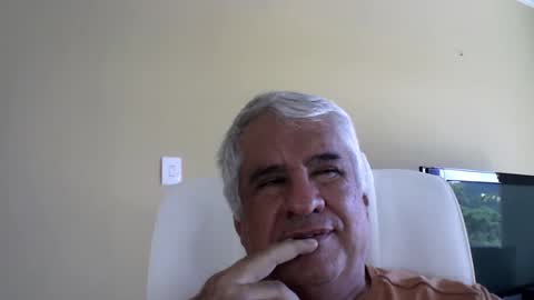 Snapshot of grisa01 chatting on April 5, 2026, 2:03 pm grisa01 online show from April 5, 2026, 2:03 pm
