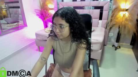 Snapshot of griselle_rousse chatting on November 17, 2025, 6:03 pm online show from November 17, 2025, 6:03 pm