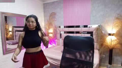 Snapshot of griselle_rousse chatting on December 17, 2025, 7:09 pm online show from December 17, 2025, 7:09 pm