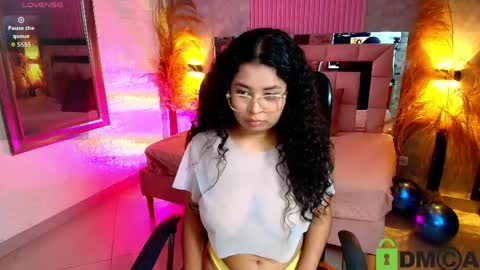 Snapshot of griselle_rousse chatting on April 17, 2026, 11:41 pm online show from April 17, 2026, 11:41 pm