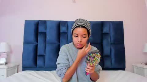 Snapshot of grishamochka chatting on December 5, 2025, 12:36 pm Grisha online show from December 5, 2025, 12:36 pm