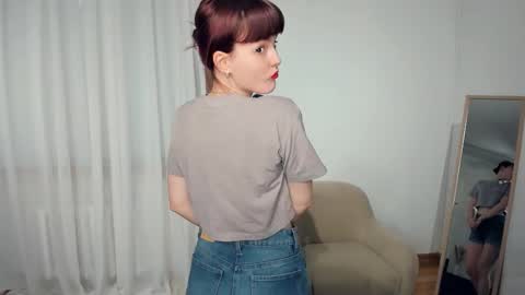 Snapshot of grl_in_power chatting on December 16, 2025, 8:08 am Sara online show from December 16, 2025, 8:08 am