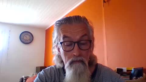 Snapshot of grybear60 chatting on September 28, 2025, 8:52 am Grybear online show from September 28, 2025, 8:52 am