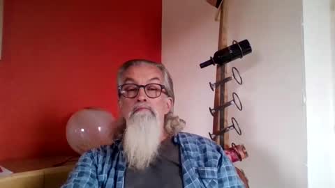 Snapshot of grybear60 chatting on November 5, 2025, 10:04 am Grybear online show from November 5, 2025, 10:04 am