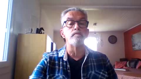 Grybear online show from May 10, 2026, 10:53 am