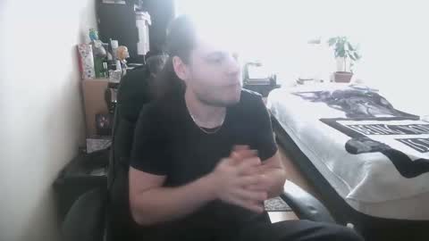 Snapshot of gsjw chatting on December 20, 2025, 11:17 am Gizzy online show from December 20, 2025, 11:17 am