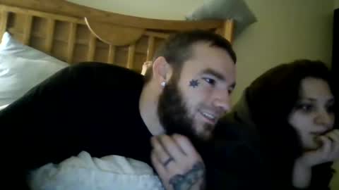 gsloueez online show from January 4, 2025, 1:21 am