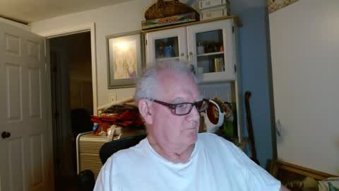 Snapshot of gspotlover1 chatting on June 20, 2026, 8:28 am Horny Daddy online show from June 20, 2026, 8:28 am