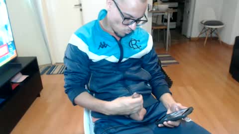 guachin_new online show from June 12, 2026, 11:03 pm