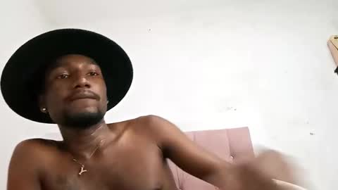 guapoj online show from February 19, 2025, 8:10 pm