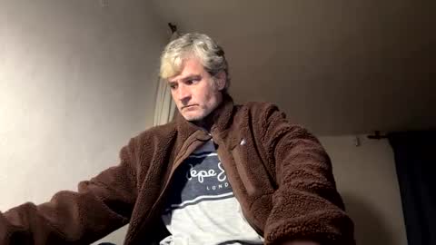 guardiannif_ online show from February 22, 2025, 6:41 pm