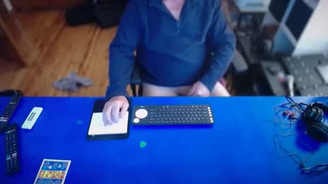 guesswhatigot2 online show from December 2, 2025, 7:57 am